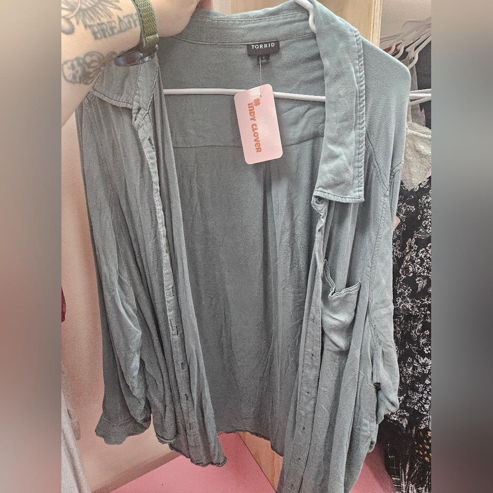 Sage button up torrid